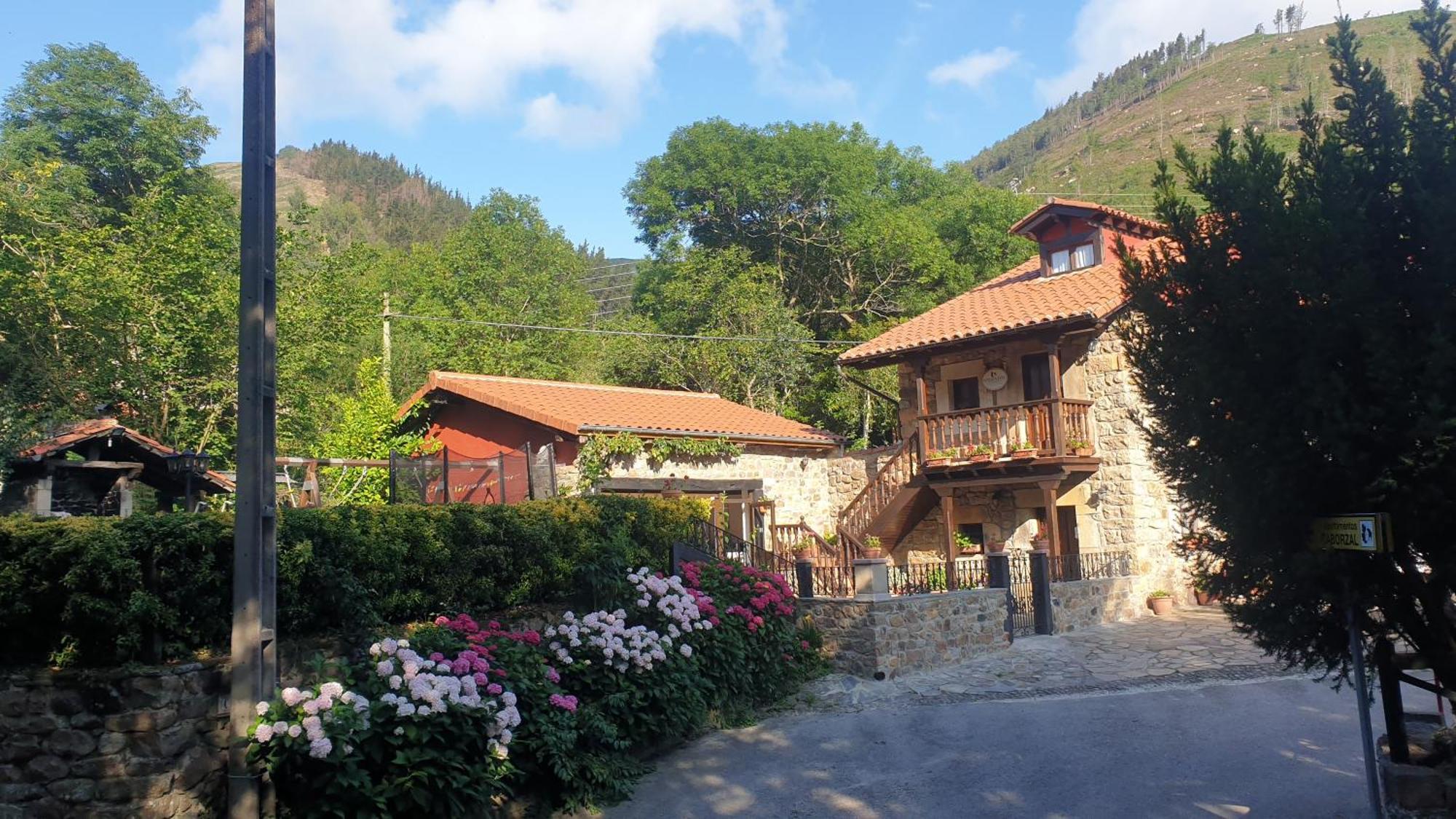 Casa Rural Caborzal Renedo De Cabuerniga 외부 사진